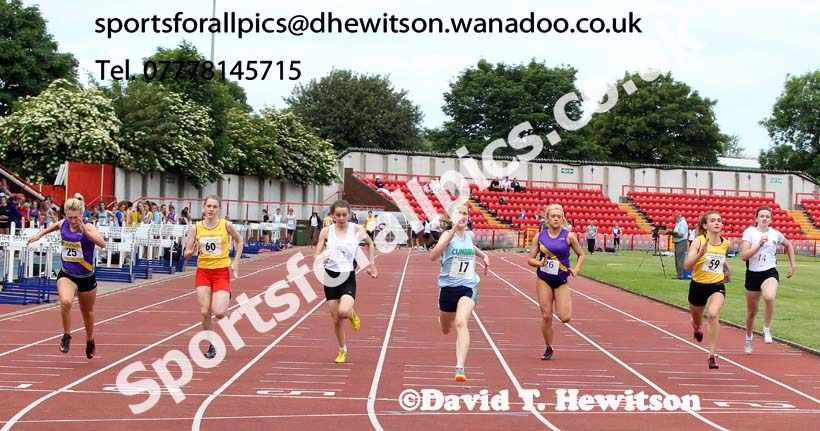 Girls 100 metres, Northern Inter-County Schools, Gateshead International Stadum. Photo: David T. Hewitson/Sports for All Pics